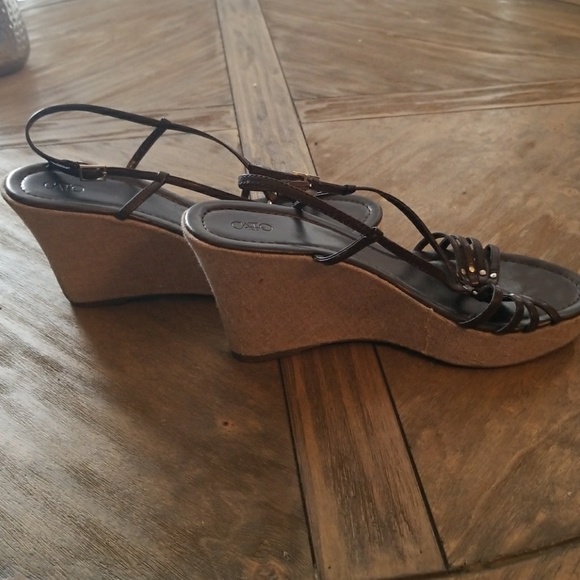 Brown Wedges - Picture 2 of 2